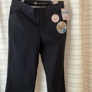 NWT- Dickies women’s twill pants mid rise straight leg stretch pant Size 10 R